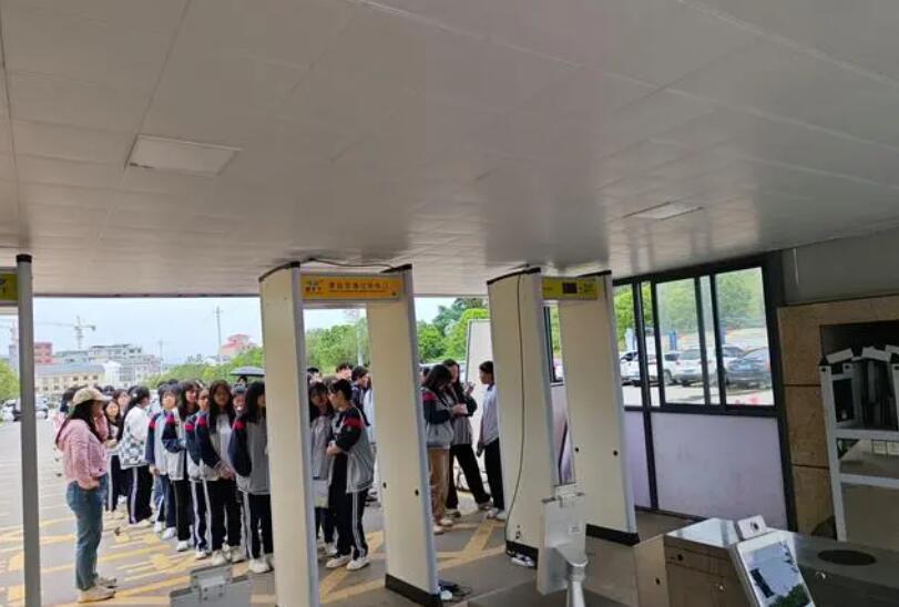 每天過安檢門有輻射嗎？